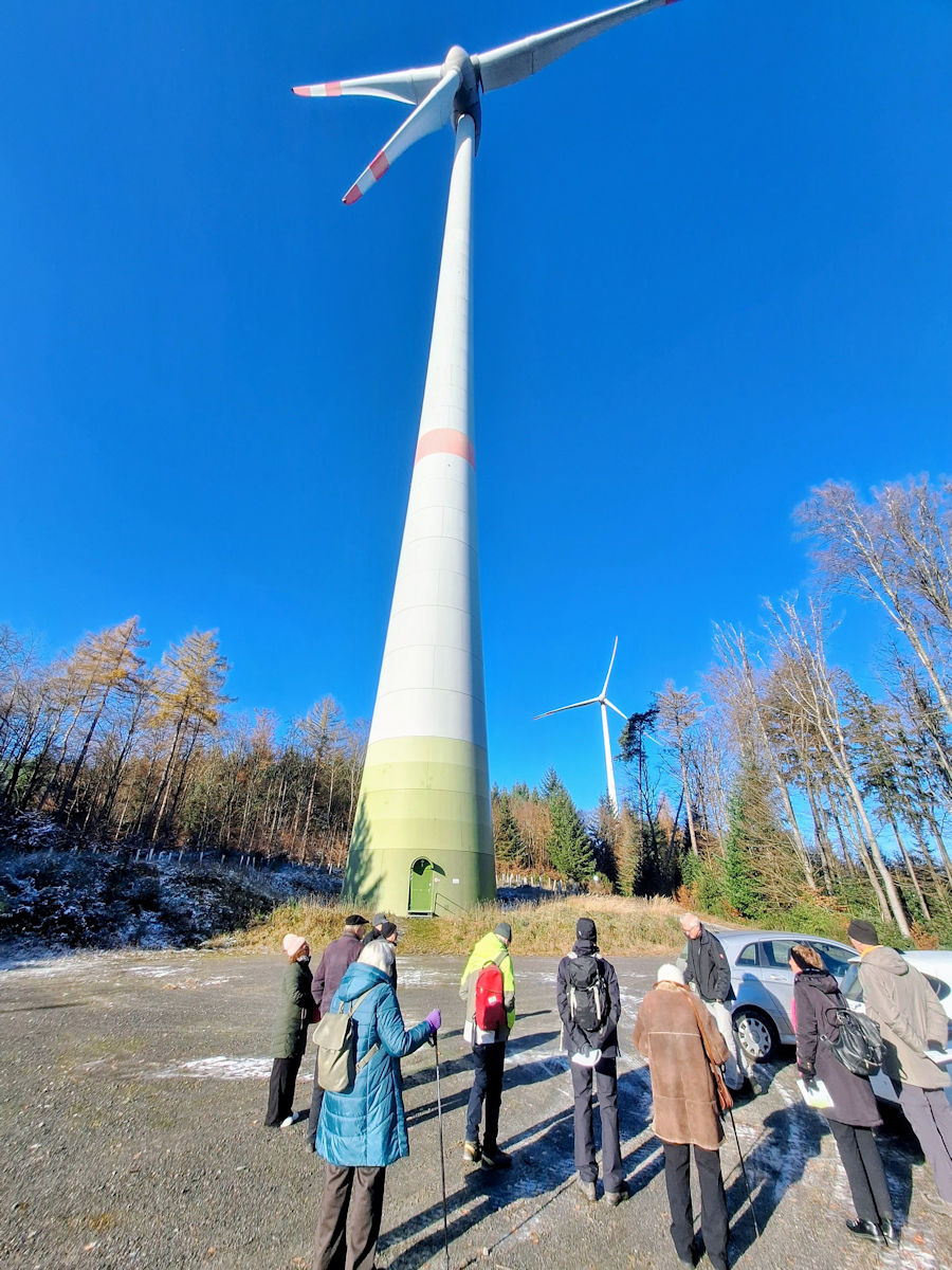 Windräder erzeugen viel Strom auf dem Greiner Eck und werfen seit dem Bau Gewinne ab. Image
